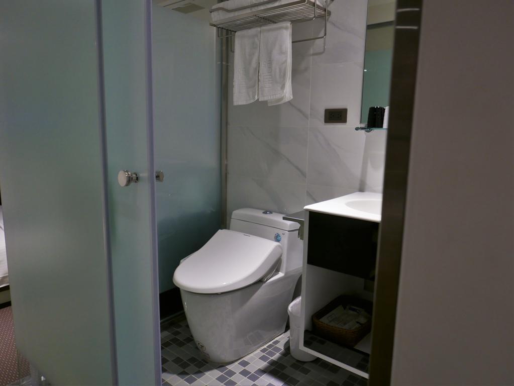 泊居旅店 Oursinn Hotel تايبيه المظهر الخارجي الصورة