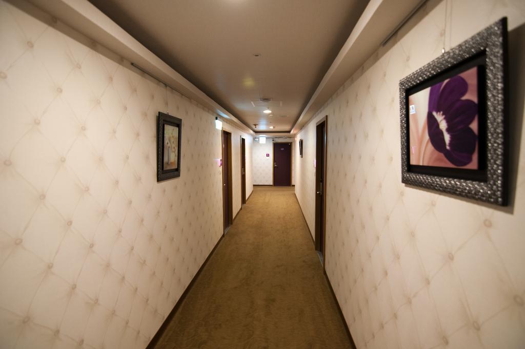 泊居旅店 Oursinn Hotel تايبيه المظهر الخارجي الصورة