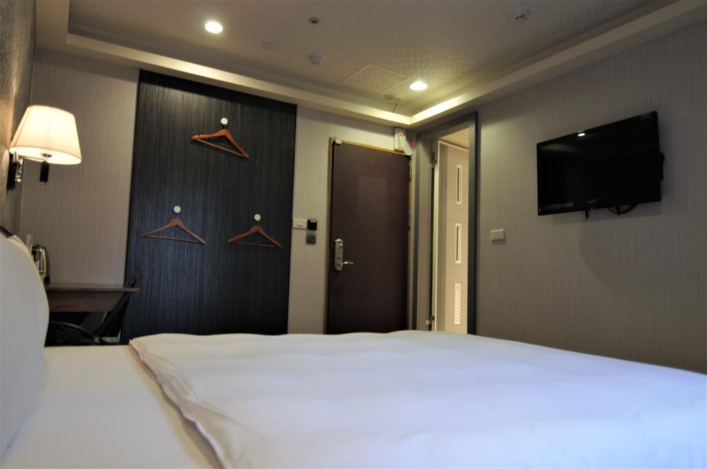 泊居旅店 Oursinn Hotel تايبيه المظهر الخارجي الصورة