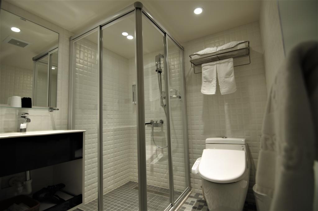 泊居旅店 Oursinn Hotel تايبيه المظهر الخارجي الصورة