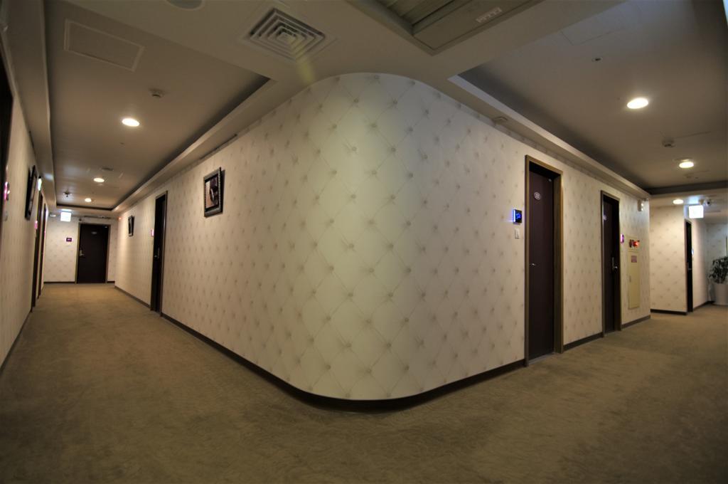 泊居旅店 Oursinn Hotel تايبيه المظهر الخارجي الصورة
