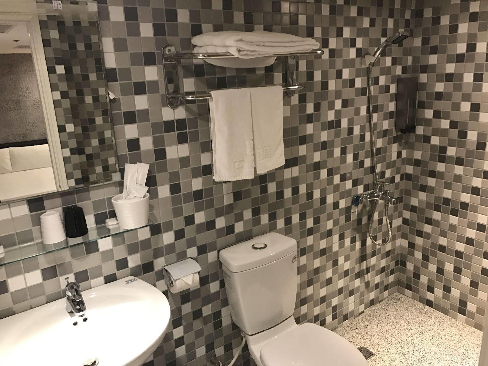 泊居旅店 Oursinn Hotel تايبيه المظهر الخارجي الصورة