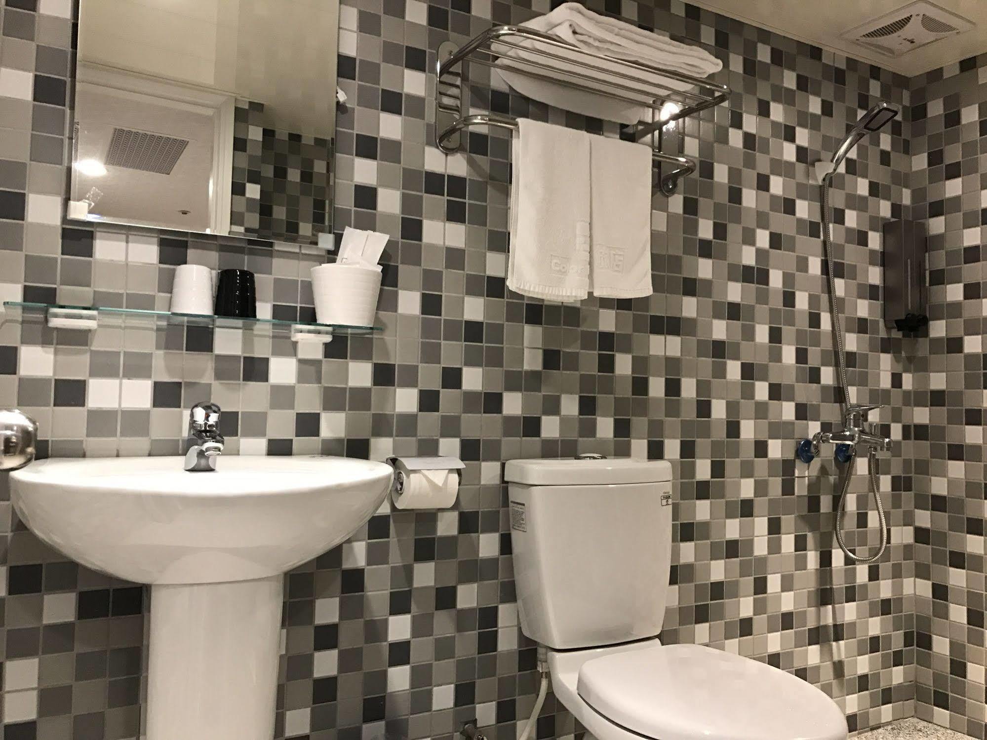 泊居旅店 Oursinn Hotel تايبيه المظهر الخارجي الصورة