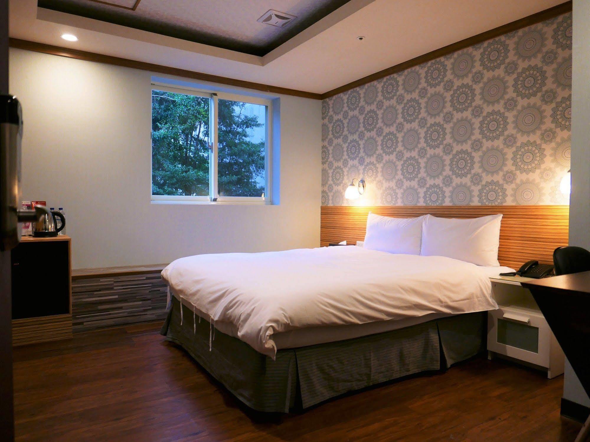 泊居旅店 Oursinn Hotel تايبيه المظهر الخارجي الصورة