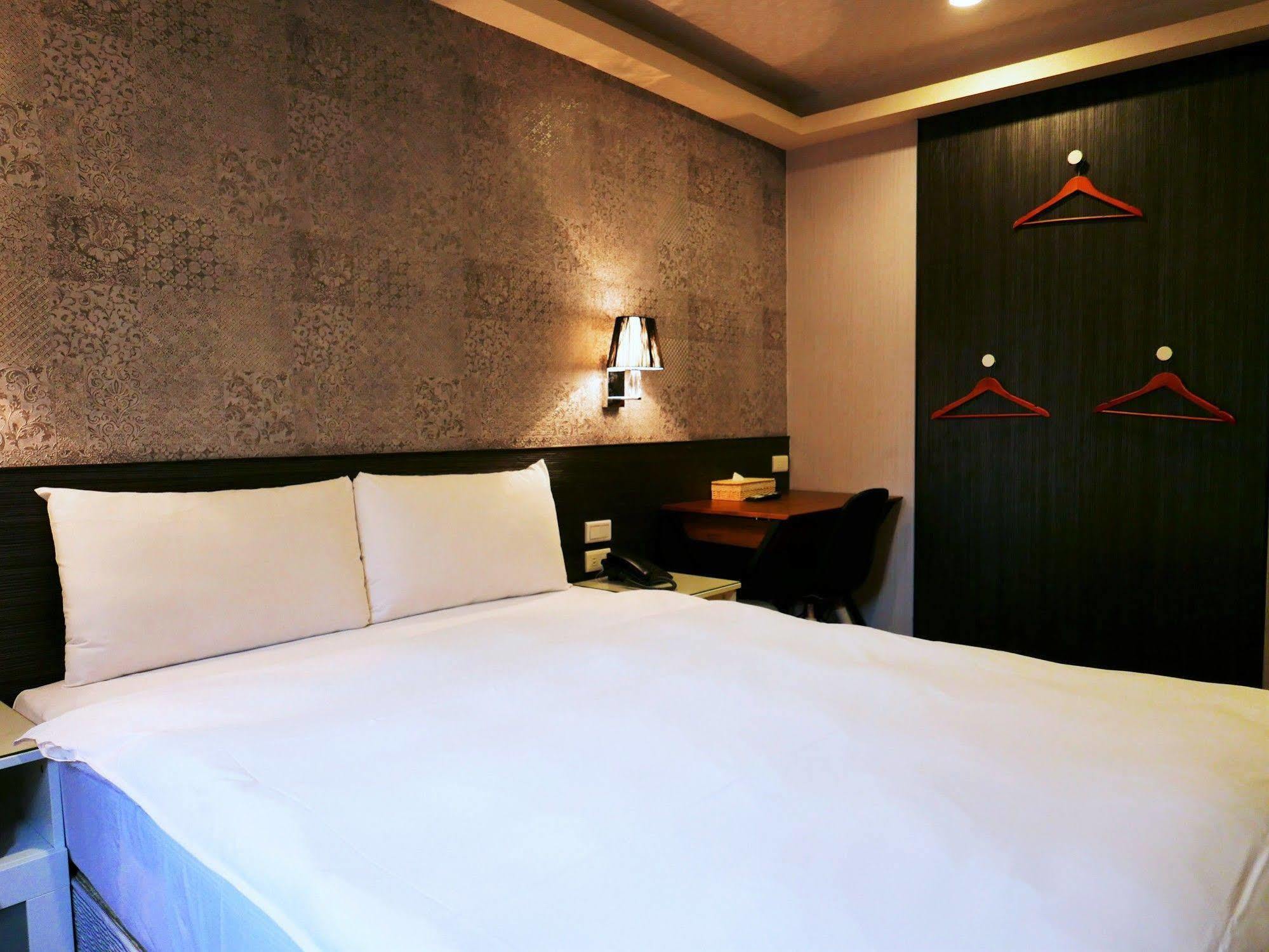 泊居旅店 Oursinn Hotel تايبيه المظهر الخارجي الصورة